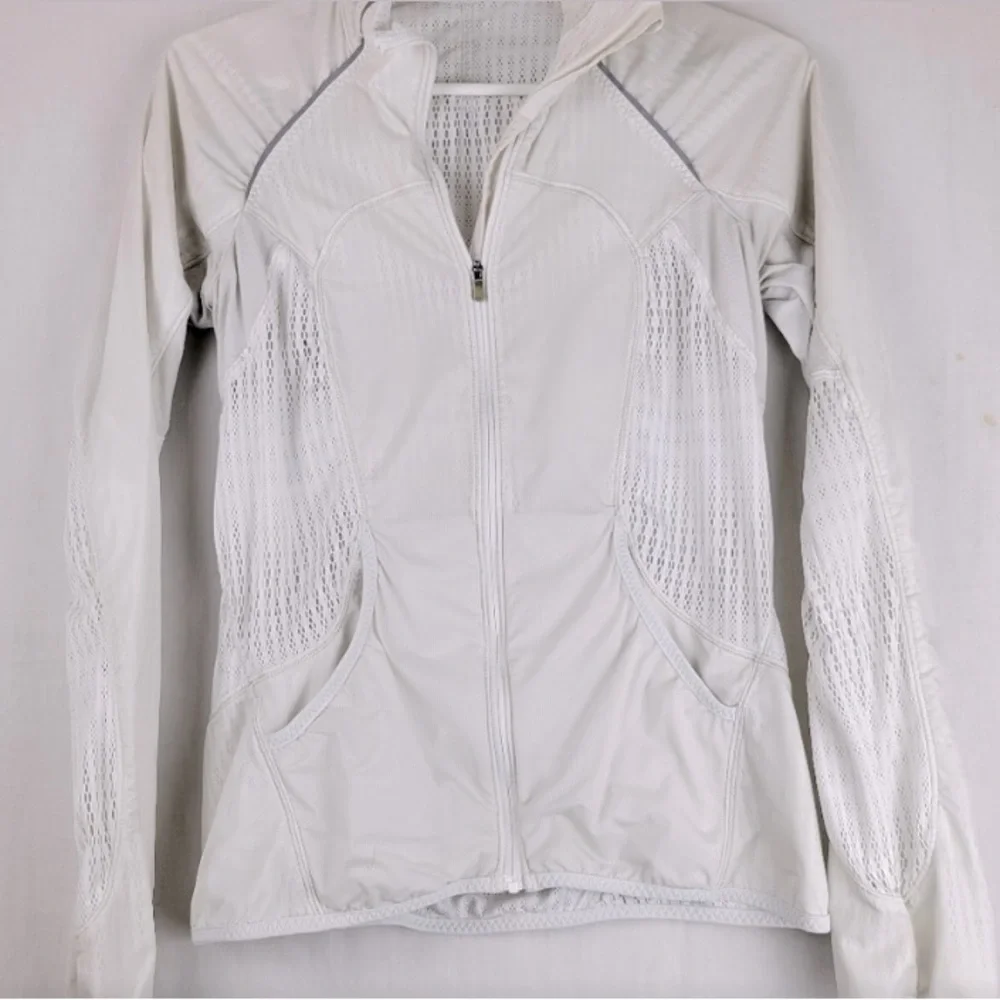 🤍LULULEMON🤍 Run Nada Windbreaker Grayish-white.. Size 6. - Picture 4 of 11
